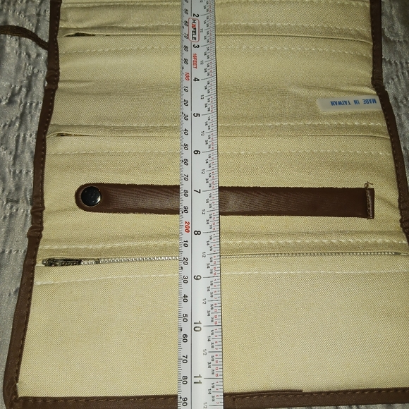 NWOT! The World Traveler Jewelry Wallet - Picture 13 of 14